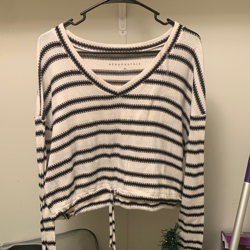 Aéropostale XL cropped long sleeve , barely worn.